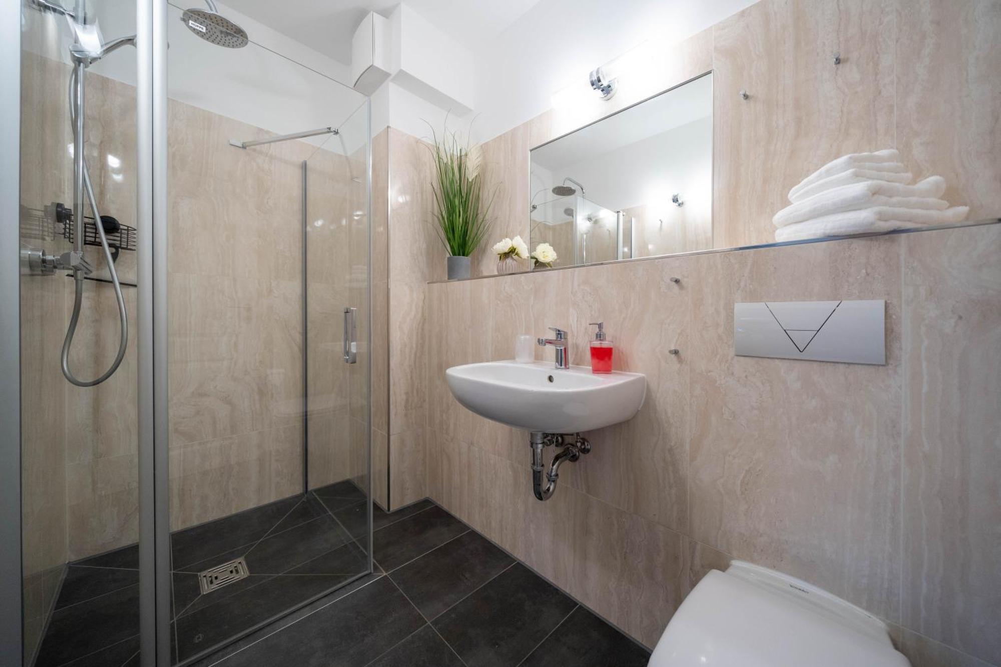 Appartement Moebliertes Wohnen - Nina à Rostock Extérieur photo
